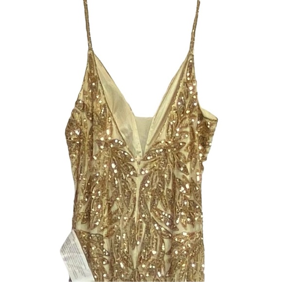 Mac Duggal Gold Beaded Embellished Leaf Evening Gown - Picture 7 of 15